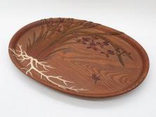 在銘　金城一国斎作　高盛絵　栗材　花に蜂図　職人による繊細な技法が素敵なお盆(作家物、漆芸、木製、楕円、オーバル、トレー、トレイ、伝統工芸品)(R-075959)