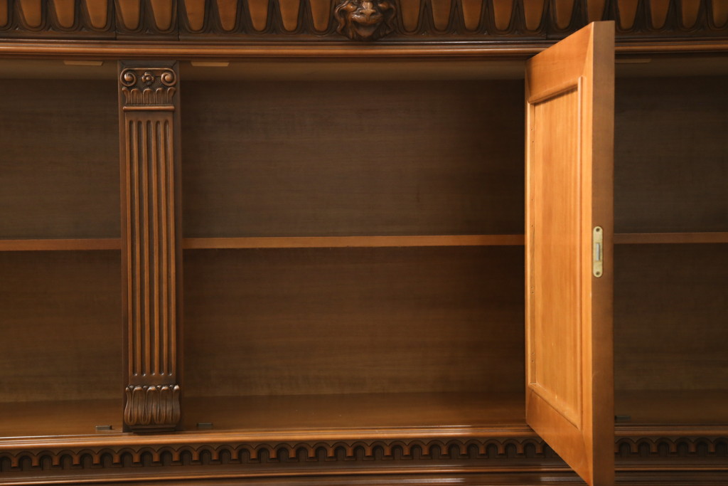 中古　イタリア家具　最高級　素晴らしい彫刻がまるで芸術品!置くだけで目を引く特大サイドボード(キャビネット、カウンターテーブル、収納棚、戸棚)(R-057687)