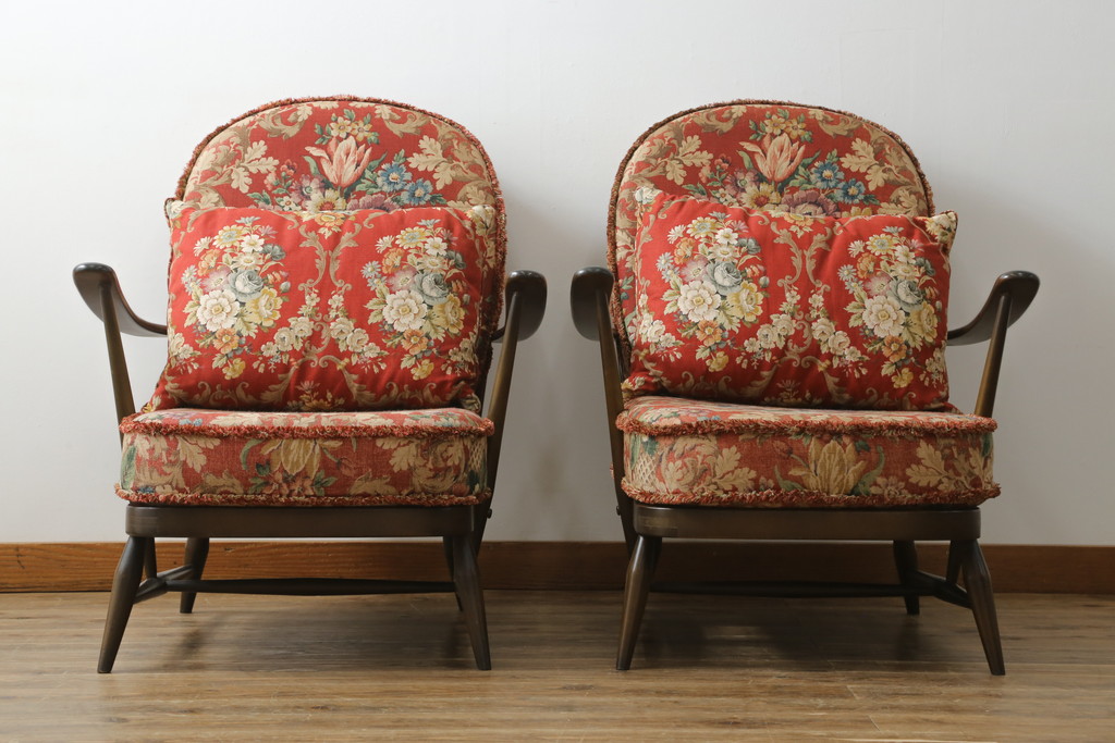 イギリスビンテージ　ERCOL(アーコール)　優雅でクラシカルな雰囲気を高める1人掛けソファ2脚セット(アームチェア、1Pソファ、一人掛け、椅子、イス、ヴィンテージ、英国)(R-069040)