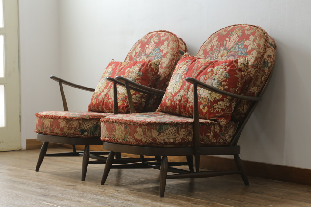 イギリスビンテージ　ERCOL(アーコール)　優雅でクラシカルな雰囲気を高める1人掛けソファ2脚セット(アームチェア、1Pソファ、一人掛け、椅子、イス、ヴィンテージ、英国)(R-069040)