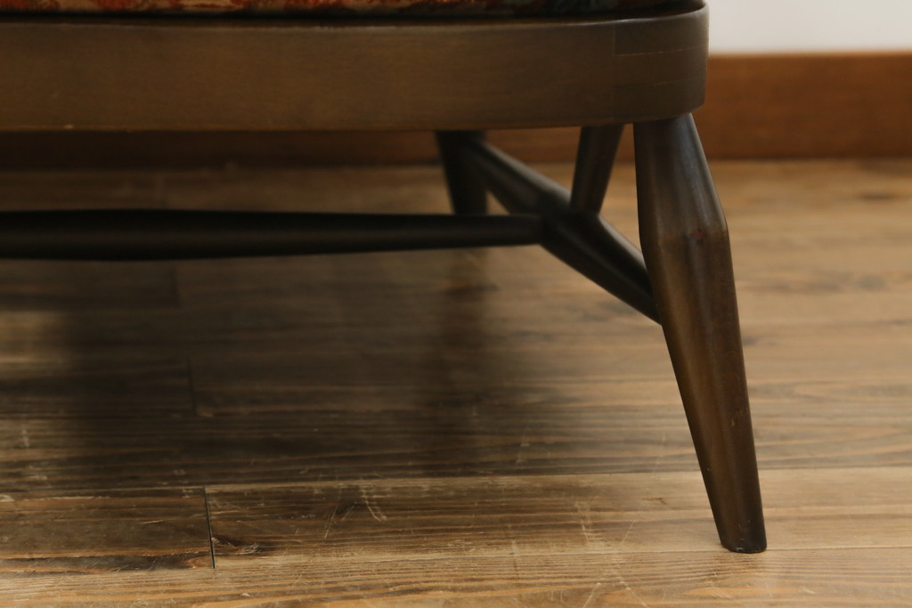 イギリスビンテージ　ERCOL(アーコール)　優雅でクラシカルな雰囲気を高める1人掛けソファ2脚セット(アームチェア、1Pソファ、一人掛け、椅子、イス、ヴィンテージ、英国)(R-069040)