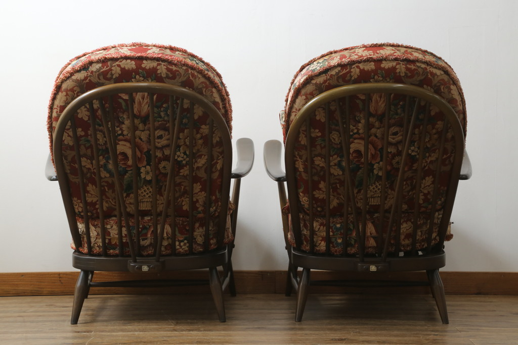 イギリスビンテージ　ERCOL(アーコール)　優雅でクラシカルな雰囲気を高める1人掛けソファ2脚セット(アームチェア、1Pソファ、一人掛け、椅子、イス、ヴィンテージ、英国)(R-069040)