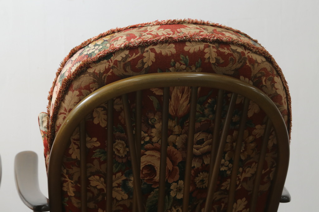 イギリスビンテージ　ERCOL(アーコール)　優雅でクラシカルな雰囲気を高める1人掛けソファ2脚セット(アームチェア、1Pソファ、一人掛け、椅子、イス、ヴィンテージ、英国)(R-069040)