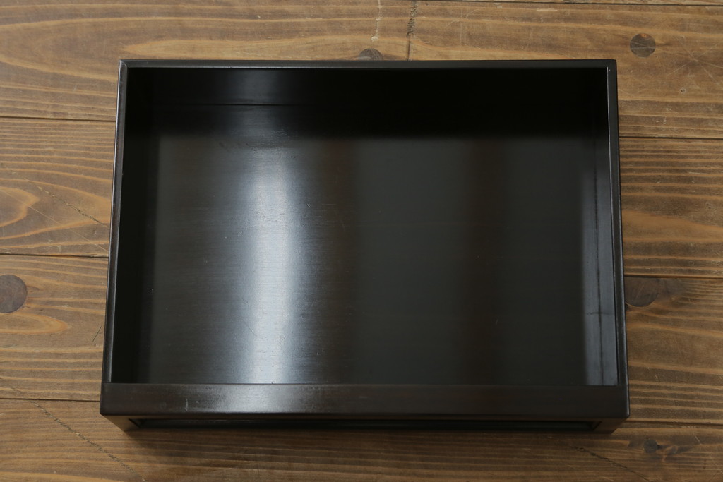 和製ビンテージ　美品　最高級　国産職人手作り　黒檀(コクタン)材　漆塗りの品のある佇まいが美しい蒔絵入り飾り棚(茶棚、戸棚、収納棚、違い棚、ヴィンテージ)(定価約150万円)(R-080689)