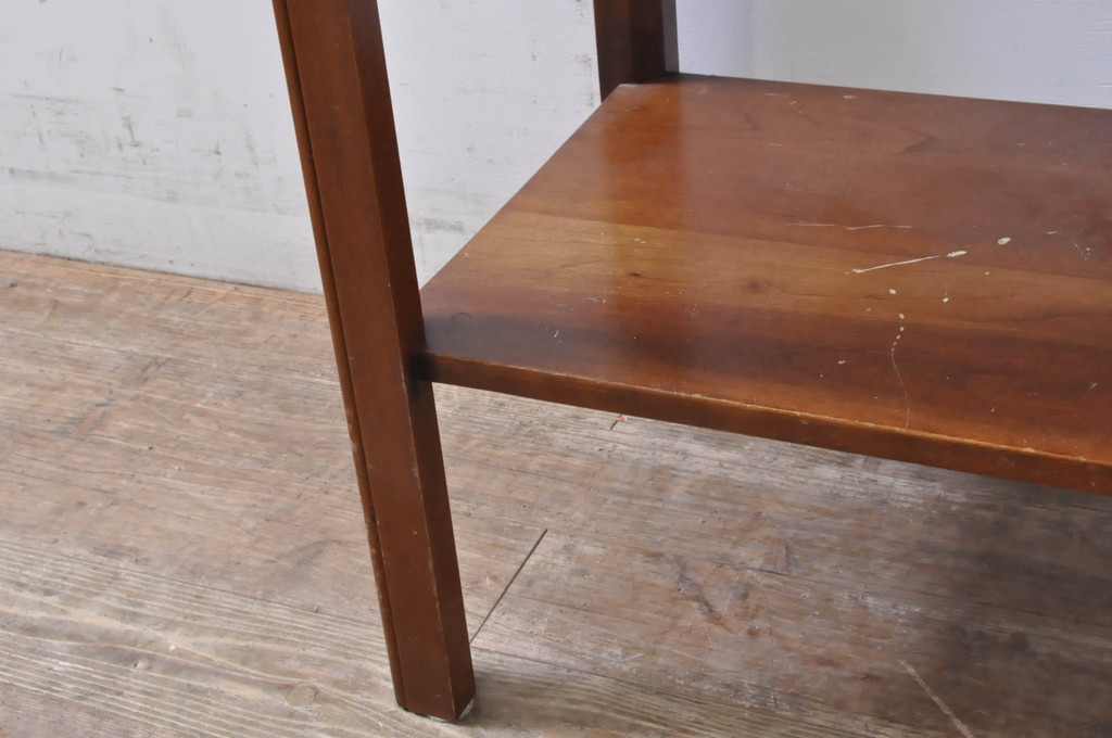 中古　Stickley(スティックレー、スティックレイ)　シンプルで上品な佇まいが魅力の引き出し付きサイドテーブル(ナイトテーブル、エンドテーブル、ローテーブル、花台、飾り台、ヴィンテージ)(R-067619)