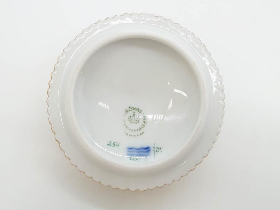 デンマーク　ROYAL COPENHAGEN(ロイヤルコペンハーゲン)　フローラダニカ　優雅で気品に満ちた蓋付きカップ&ソーサー(金彩、花、カスタードポット、マスタード、蓋物、洋食器、C&S、北欧)(R-082752)