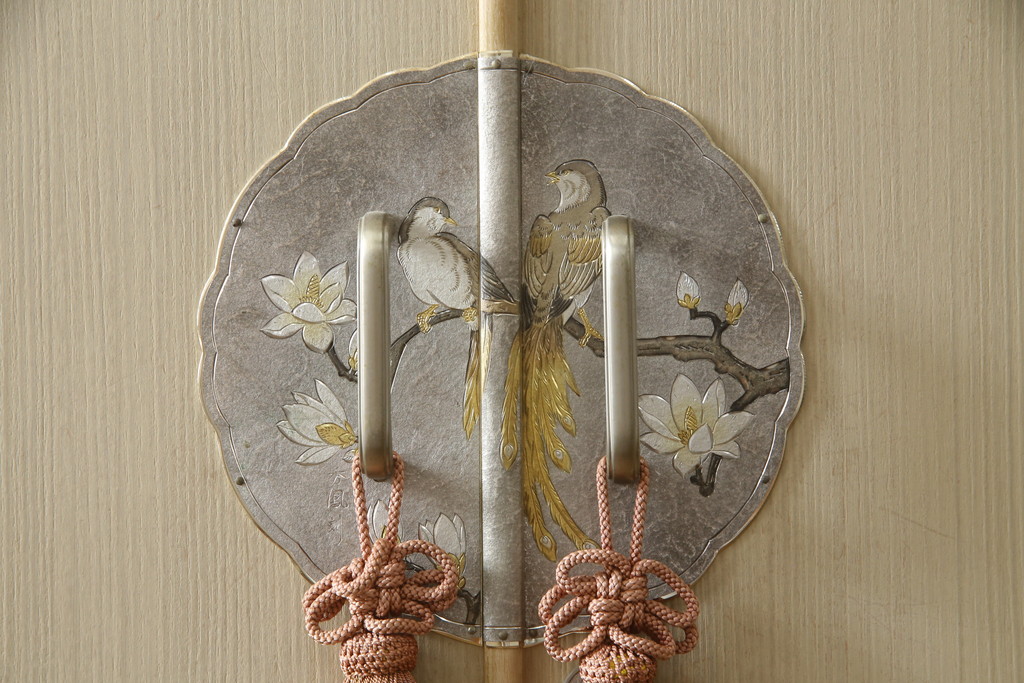 中古　伝統工芸士　永松修一作　秀鳳刻　上品な雰囲気漂う金具が魅力的な加茂総桐箪笥・上段(並厚、総桐たんす、着物箪笥、衣装箪笥、和タンス、引き出し)(R-082939)