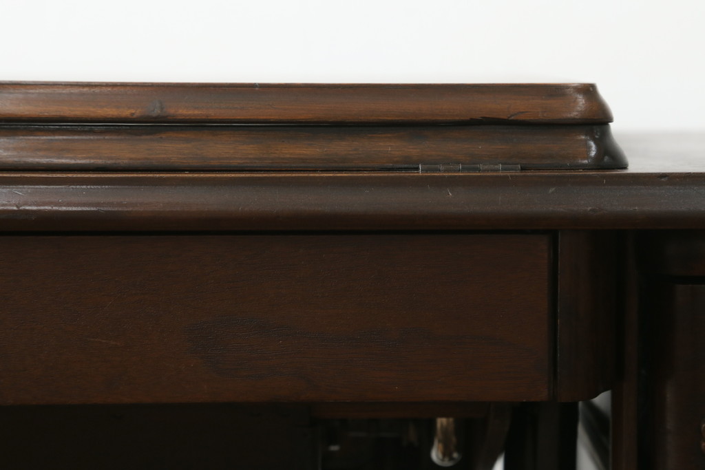 ジャンク品　イギリスアンティーク　SINGER(シンガー)社　置くだけで絵になる素敵な足踏みミシン(シンガーミシン、ミシンテーブル、ミシン台、工業用ミシン、サイドテーブル、ディスプレイ、英国)(R-065801)