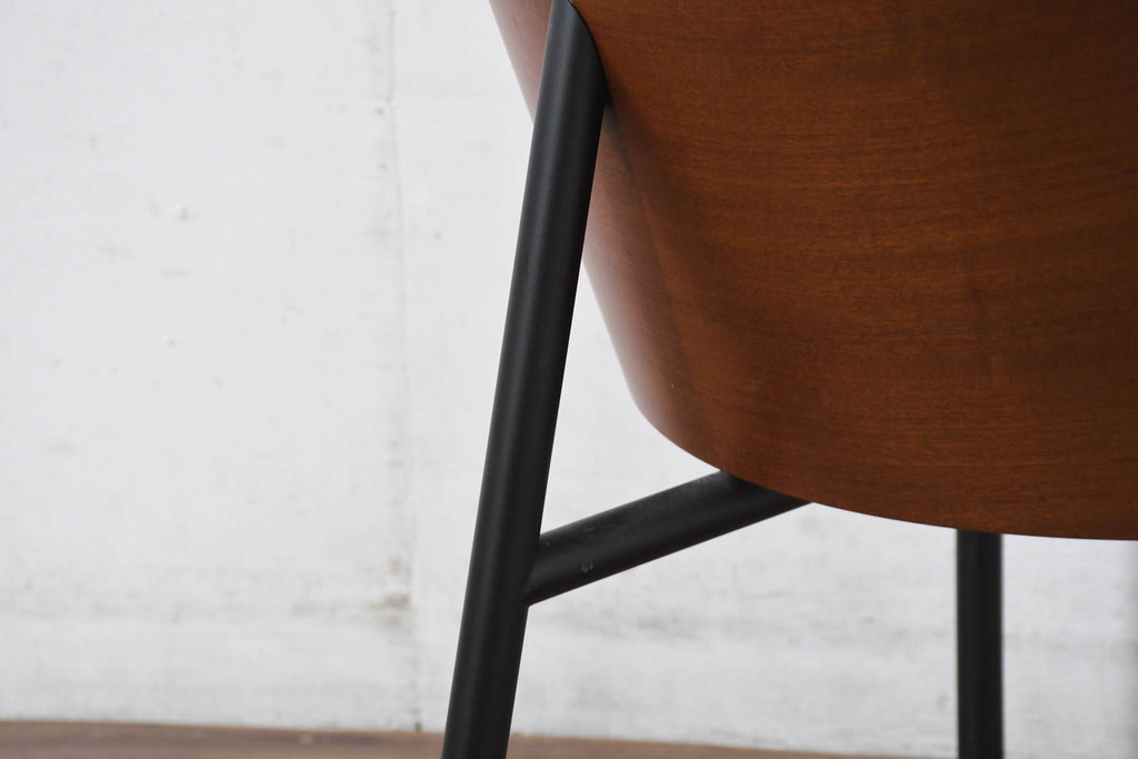イタリアビンテージ　名作希少品!!　ドリアデ(Driade)　コステス(COSTES)　フィリップ・スタルク(Philippe Starck)デザイン　流線形のフォルムが美しいダイニングチェア2脚セット(椅子、イス、ヴィンテージ、バラ売り可能)(R-082288)