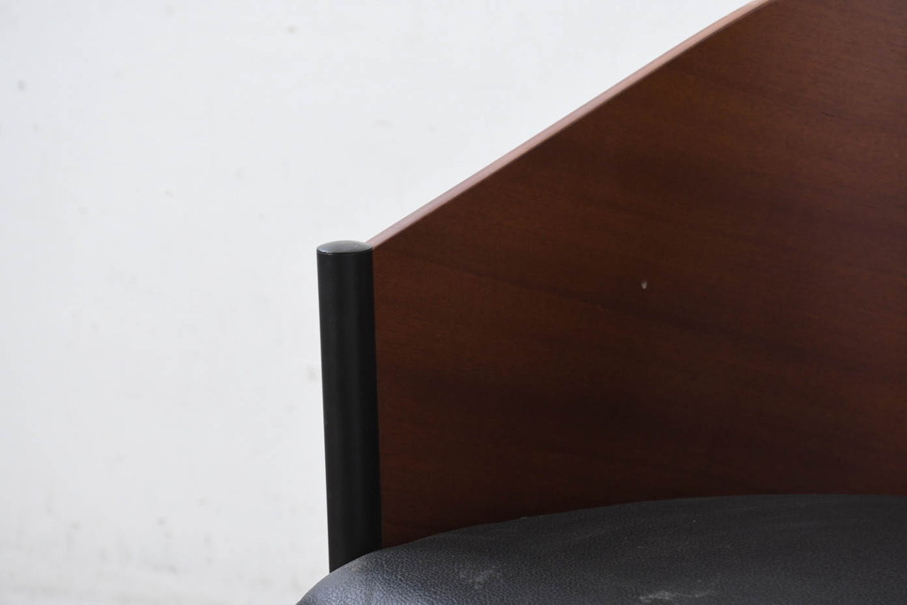 イタリアビンテージ　名作希少品!!　ドリアデ(Driade)　コステス(COSTES)　フィリップ・スタルク(Philippe Starck)デザイン　流線形のフォルムが美しいダイニングチェア2脚セット(椅子、イス、ヴィンテージ、バラ売り可能)(R-082288)