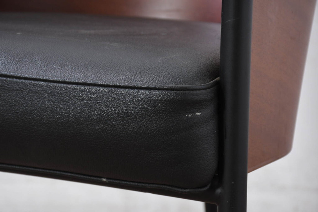 イタリアビンテージ　名作希少品!!　ドリアデ(Driade)　コステス(COSTES)　フィリップ・スタルク(Philippe Starck)デザイン　流線形のフォルムが美しいダイニングチェア2脚セット(椅子、イス、ヴィンテージ、バラ売り可能)(R-082288)