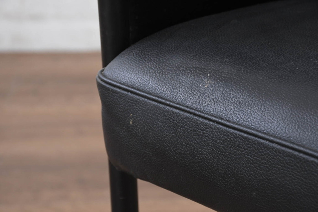 イタリアビンテージ　名作希少品!!　ドリアデ(Driade)　コステス(COSTES)　フィリップ・スタルク(Philippe Starck)デザイン　流線形のフォルムが美しいダイニングチェア2脚セット(椅子、イス、ヴィンテージ、バラ売り可能)(R-082289)