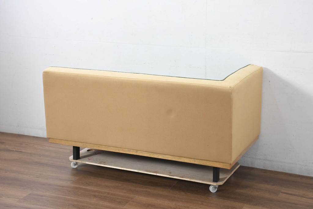 中古　美品　UP TOWN FURNITURE(アップタウン・ファニチャー)　PULLEY(プーリー)　合皮　レトロな色使いがおしゃれな2人掛けカウチソファ(二人掛け、2Pソファ、コーナーソファ)(R-081930)