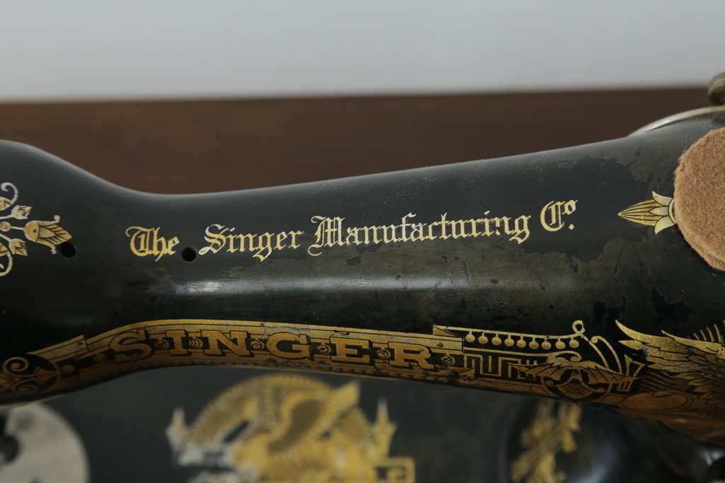 ジャンク品　イギリスアンティーク　SINGER(シンガー)社　置くだけで絵になる素敵な足踏みミシン(シンガーミシン、ミシンテーブル、ミシン台、工業用ミシン、サイドテーブル、ディスプレイ、英国)(R-069450)