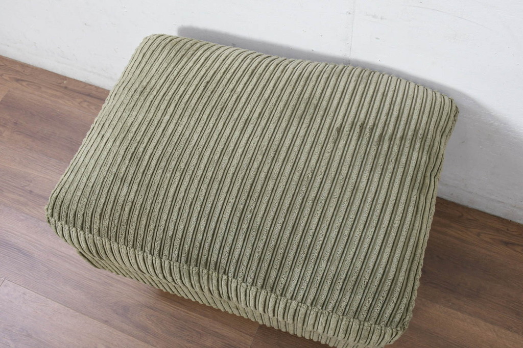 中古　美品!!　ACME Furniture(アクメファニチャー)　JETTY feather(ジェティ・フェザー)　肌触りの良いコーデュロイ生地のおしゃれなオットマン(フットスツール、腰掛け、椅子、イス)(定価約8万5千円)(R-082284)