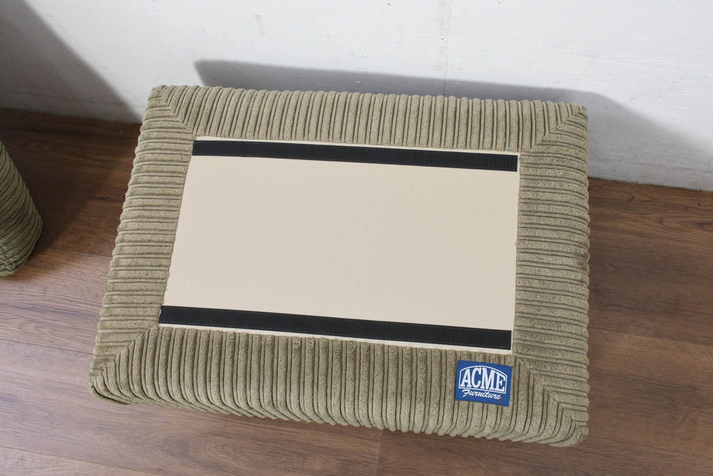 中古　美品!!　ACME Furniture(アクメファニチャー)　JETTY feather(ジェティ・フェザー)　肌触りの良いコーデュロイ生地のおしゃれなオットマン(フットスツール、腰掛け、椅子、イス)(定価約8万5千円)(R-082284)
