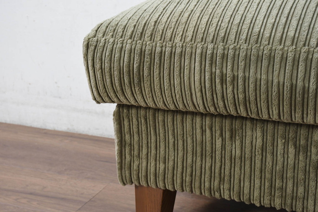 中古　美品!!　ACME Furniture(アクメファニチャー)　JETTY feather(ジェティ・フェザー)　肌触りの良いコーデュロイ生地のおしゃれなオットマン(フットスツール、腰掛け、椅子、イス)(定価約8万5千円)(R-082284)