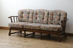 中古　カリモク家具(karimoku)　COLONIAL(コロニアル)シリーズ　クラシカルな佇まいが魅力的な3人掛けソファ(三人掛け、3Pソファ)(R-080324)