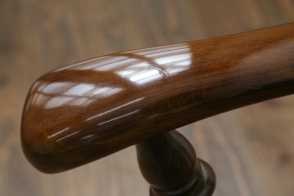 中古　カリモク家具(karimoku)　COLONIAL(コロニアル)シリーズ　クラシカルな佇まいが魅力的な3人掛けソファ(三人掛け、3Pソファ)(R-080324)