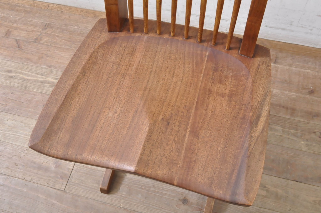 和製ビンテージ　ジョージナカシマ　希少!!　契りあり　小田急ハルク購入　桜製作所　コノイドチェア(CONOID CHAIR)　CN101　スタイリッシュな佇まいのサイドチェア(ジョージ・ナカシマ、板座チェア、ダイニングチェア、椅子、イス、アレー型、鼓、千切り止め、ヴィンテージ)(R-068124)