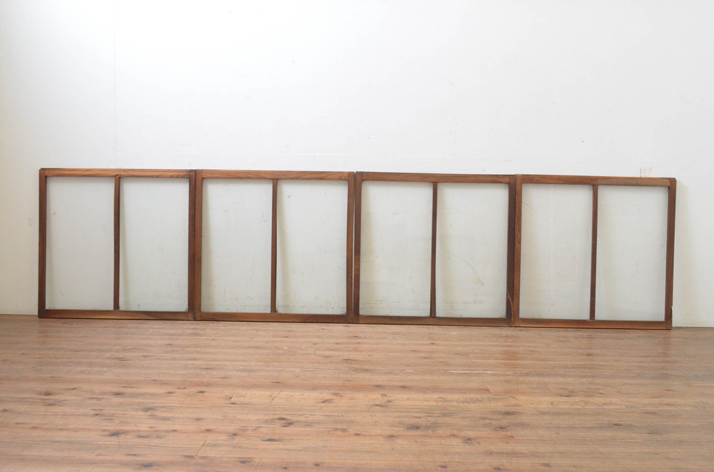 アンティーク建具　総欅(ケヤキ)材　お部屋に取り入れやすいシンプルなガラス窓4枚セット(引き戸、ガラス戸)(R-068428)