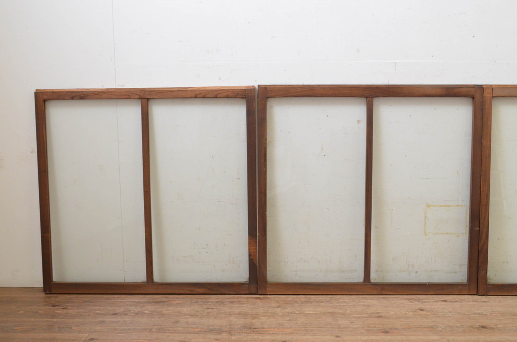 アンティーク建具　総欅(ケヤキ)材　お部屋に取り入れやすいシンプルなガラス窓4枚セット(引き戸、ガラス戸)(R-068429)