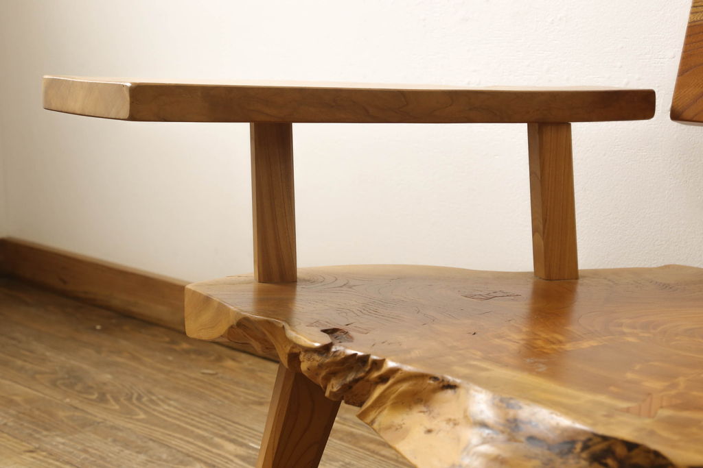 中古　国産　手造り工芸家具　総欅(ケヤキ)材　木のぬくもり感じる個性的なアームチェア(木製チェア、椅子、イス、高座椅子、安楽椅子、板座チェア)(R-061408)