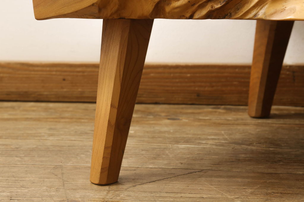 中古　国産　手造り工芸家具　総欅(ケヤキ)材　木のぬくもり感じる個性的なアームチェア(木製チェア、椅子、イス、高座椅子、安楽椅子、板座チェア)(R-061408)