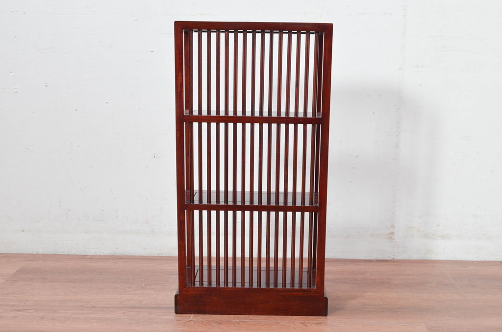 中古　美品　唐木　上品な縦格子が和の美しさを漂わせる小振りな飾り棚(陳列棚、花梨棚、ディスプレイラック、収納棚、オープンラック)(R-081846)