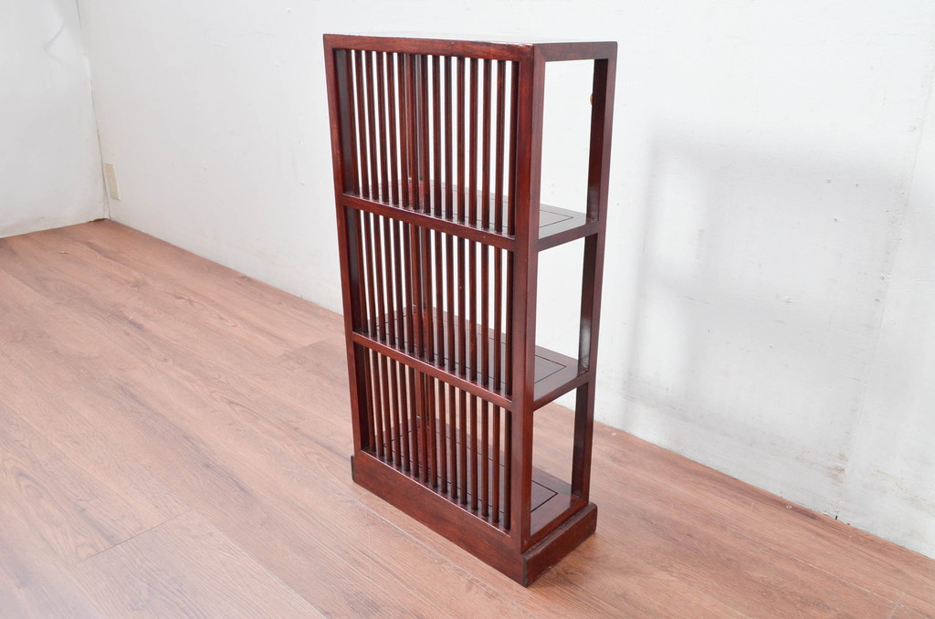中古　美品　唐木　上品な縦格子が和の美しさを漂わせる小振りな飾り棚(陳列棚、花梨棚、ディスプレイラック、収納棚、オープンラック)(R-081846)
