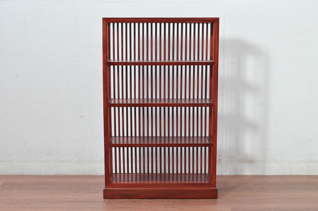 中古　美品　唐木　上品な縦格子が和の美しさを漂わせる小振りな飾り棚(陳列棚、花梨棚、ディスプレイラック、収納棚、オープンラック)(R-081847)