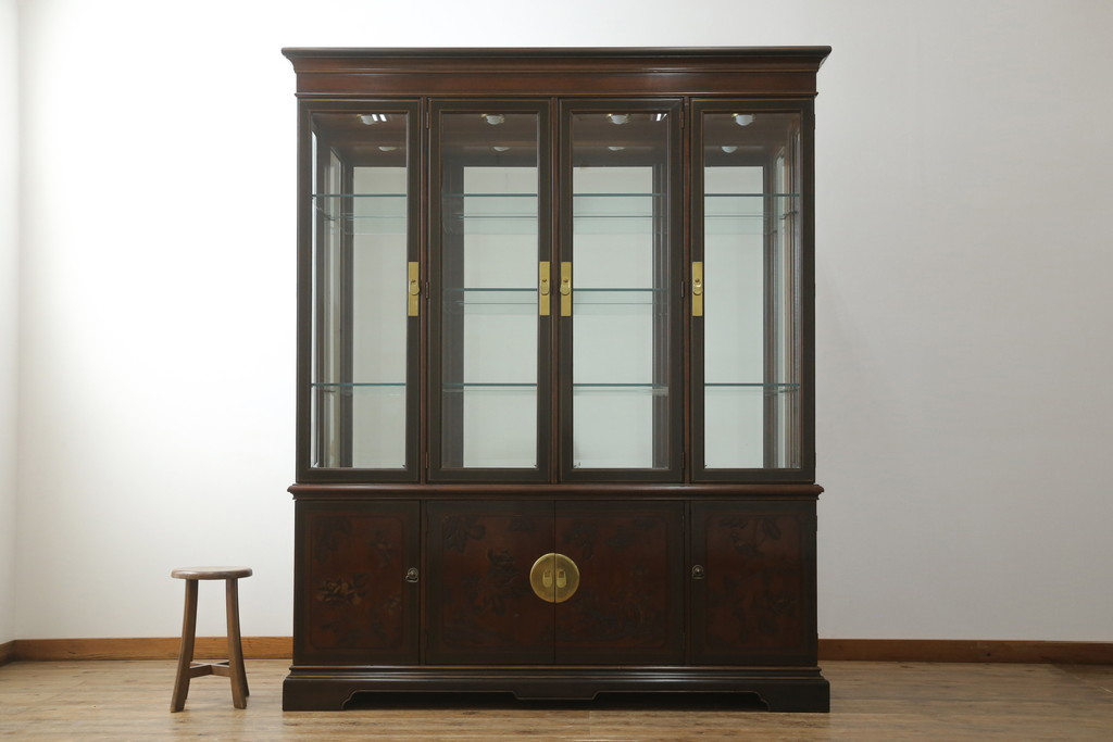 中古　美品　DREXEL HERITAGE(ドレクセルヘリテイジ)　シノワズリ様式　上品な佇まいが美しいチャイナキャビネット(定価約340万円)(食器棚、キュリオケース、ガラスケース、ショーケース、戸棚、飾り棚)(R-059661)