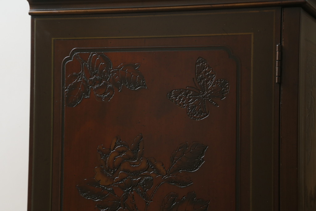 中古　美品　DREXEL HERITAGE(ドレクセルヘリテイジ)　シノワズリ様式　上品な佇まいが美しいチャイナキャビネット(定価約340万円)(食器棚、キュリオケース、ガラスケース、ショーケース、戸棚、飾り棚)(R-059661)