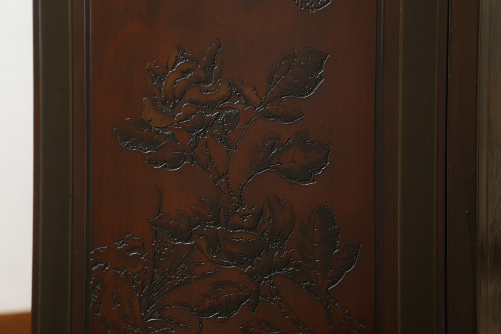 中古　美品　DREXEL HERITAGE(ドレクセルヘリテイジ)　シノワズリ様式　上品な佇まいが美しいチャイナキャビネット(定価約340万円)(食器棚、キュリオケース、ガラスケース、ショーケース、戸棚、飾り棚)(R-059661)