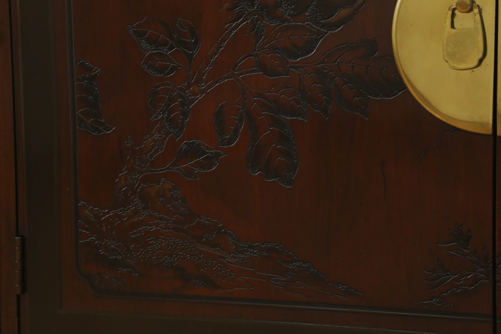 中古　美品　DREXEL HERITAGE(ドレクセルヘリテイジ)　シノワズリ様式　上品な佇まいが美しいチャイナキャビネット(定価約340万円)(食器棚、キュリオケース、ガラスケース、ショーケース、戸棚、飾り棚)(R-059661)
