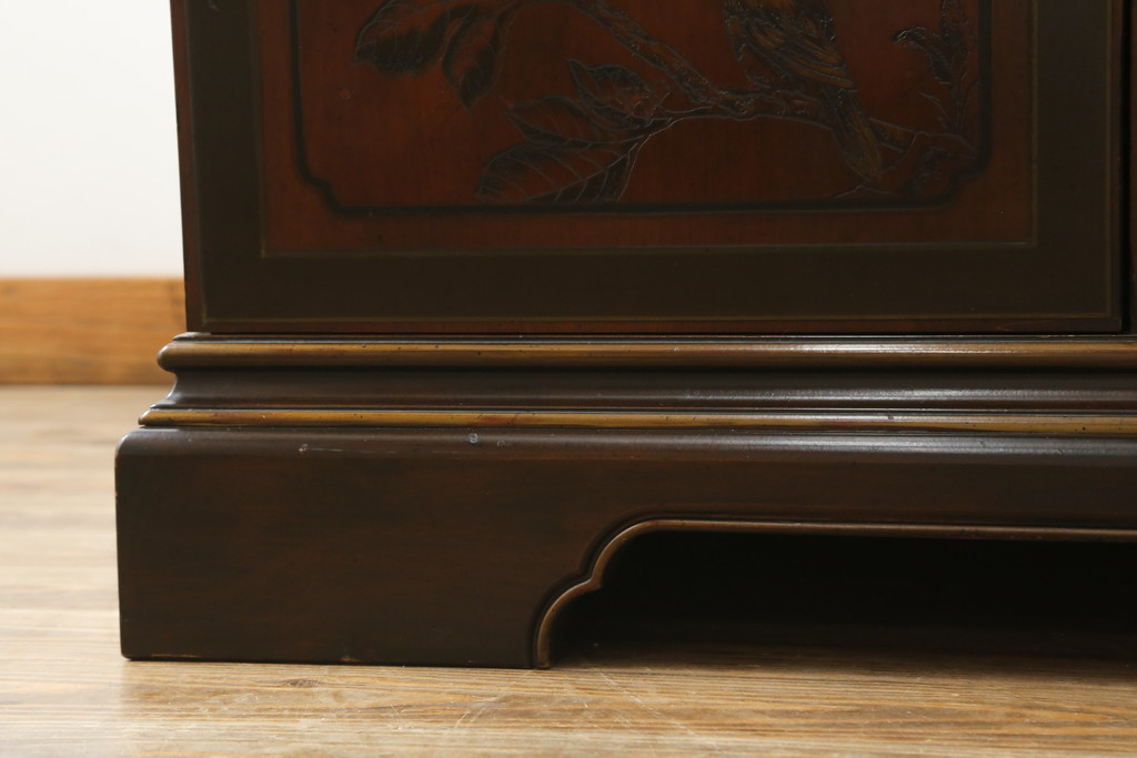 中古　美品　DREXEL HERITAGE(ドレクセルヘリテイジ)　シノワズリ様式　上品な佇まいが美しいチャイナキャビネット(定価約340万円)(食器棚、キュリオケース、ガラスケース、ショーケース、戸棚、飾り棚)(R-059661)