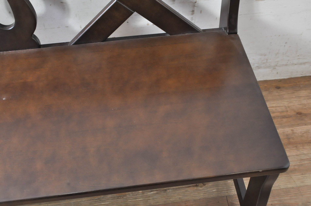 中古　希少な絶版品　カリモク家具(karimoku)　ルスティック(RUSTIC)　カントリースタイルの空間づくりにおすすめな2人掛けベンチ(長椅子、板座チェア)(R-073942)