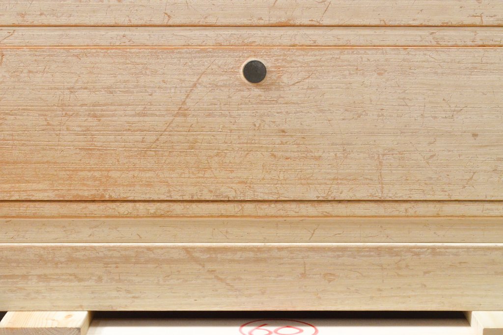 中古　国産手造り家具　梅のデザインの引手金具が上品な雰囲気を醸し出す総桐箪笥(並厚、桐たんす、着物箪笥、和タンス、衣装箪笥、引き出し)(R-057827)