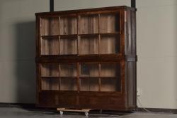 アンティーク家具　前面ケヤキ材　引き出し付き　ガラス戸のキャビネット(収納棚、飾り棚)(R-036381)