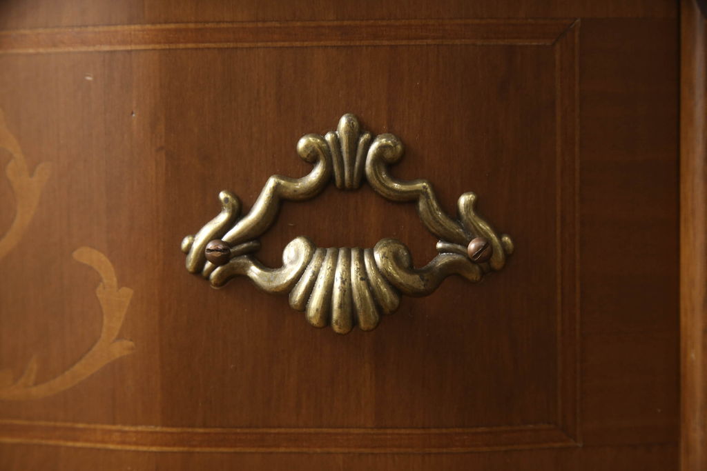 ヨーロッパビンテージ　エレガントな象嵌(ぞうがん)入りのボールフットチェスト(引き出し、サイドチェスト、ヴィンテージ)(R-053484)