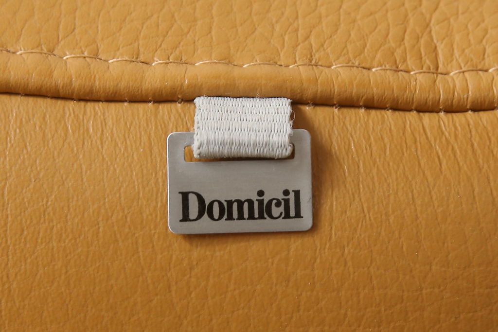 中古　美品　IDC大塚家具　Domicil(ドミシール)　ユニークなデザインが空間のアクセントになるレザーソファ(本革、一人掛けソファ、1P、1人掛け)(定価約16万円)(R-059930)