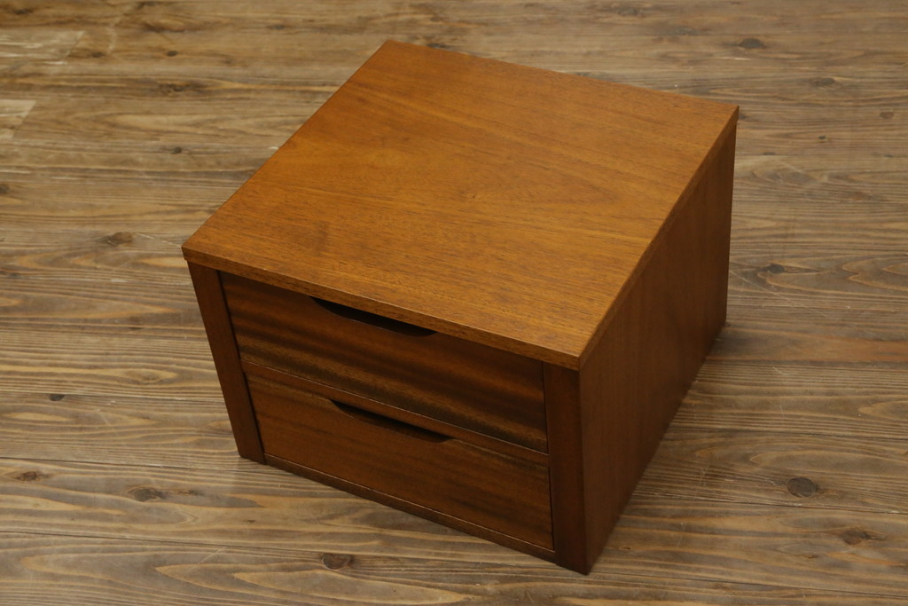 中古　DREXEL HERITAGE(ドレクセルヘリテイジ)　Triune(トライユン)シリーズ　マホガニー材の木肌が美しいワードローブ(キャビネット、収納棚、戸棚、洋服タンス)(定価約90万円)(R-062005)