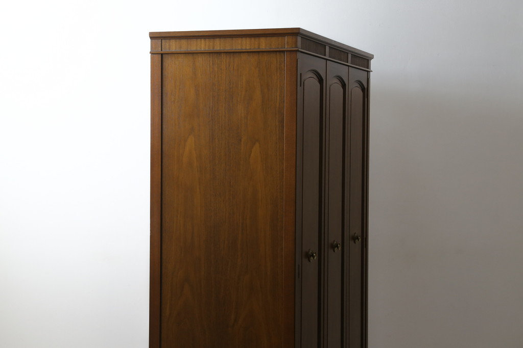 中古　DREXEL HERITAGE(ドレクセルヘリテイジ)　Triune(トライユン)シリーズ　マホガニー材の木肌が美しいワードローブ(キャビネット、収納棚、戸棚、洋服タンス)(定価約90万円)(R-062005)