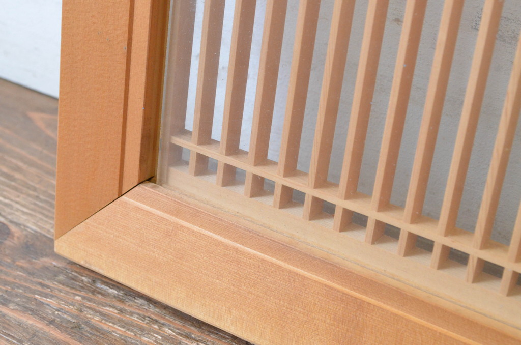 ビンテージ建具　両面ガラス　繊細な格子が目を惹く筬(おさ)欄間1枚(明り取り、明かり取り、オサランマ、ヴィンテージ、建具)(R-064630)