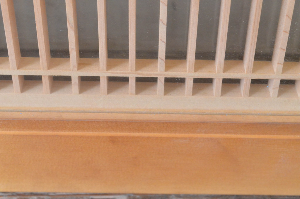 ビンテージ建具　両面ガラス　繊細な格子が目を惹く筬(おさ)欄間1枚(明り取り、明かり取り、オサランマ、ヴィンテージ、建具)(R-064630)