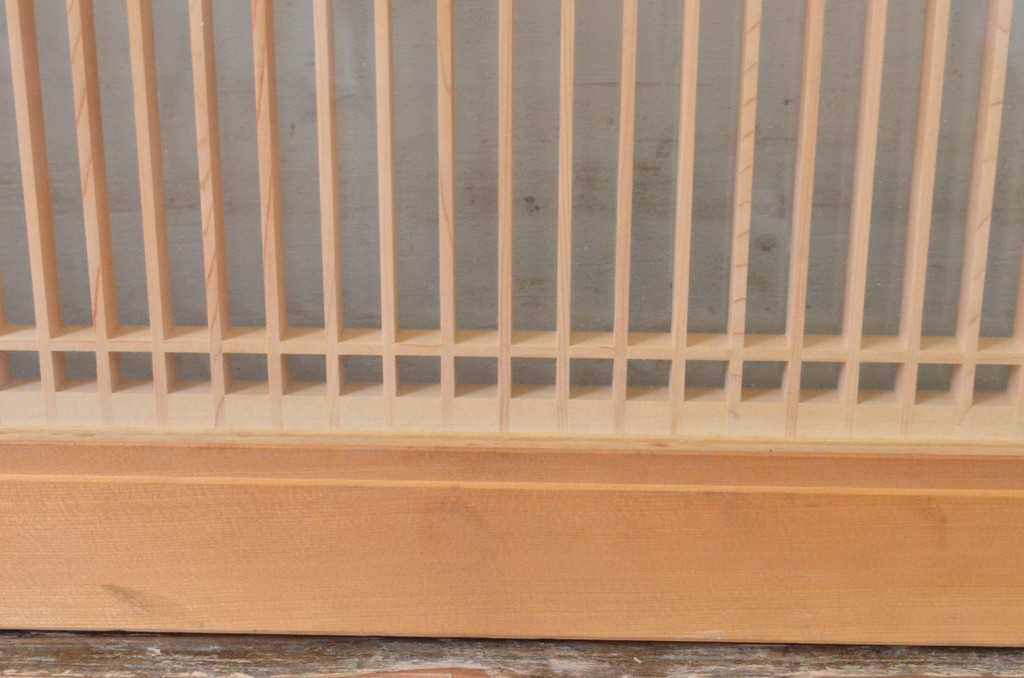 ビンテージ建具　両面ガラス　繊細な格子が目を惹く筬(おさ)欄間1枚(明り取り、明かり取り、オサランマ、ヴィンテージ、建具)(R-064630)