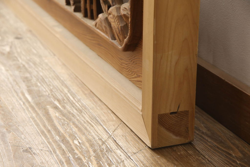 アンティーク建具　松　力強い存在感を放つ彫刻欄間1枚(明かり取り、明り取り)(R-061954)