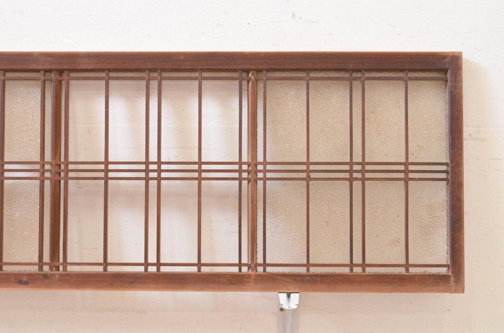 アンティーク建具　和モダンな空間づくりにおすすめ!格子入りの横長引き戸2枚セット(ダイヤガラス、窓、明かり取り、明り取り、ガラス欄間)(R-071663)