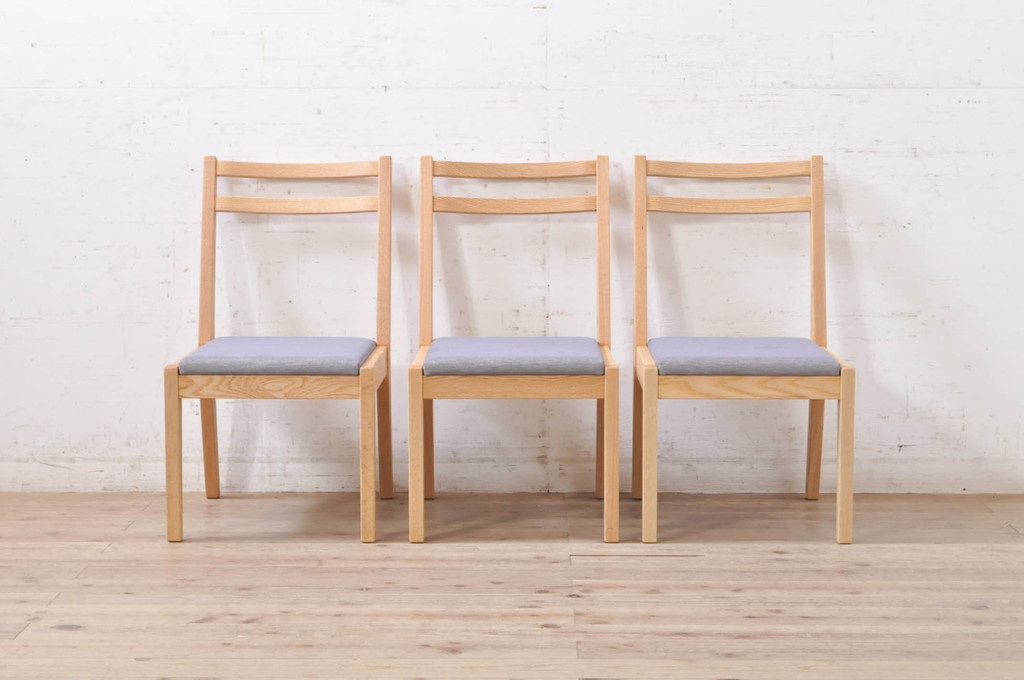 中古　短期展示品　美品　ヤクモ家具製作所　オーク材　シンプルチェア(SC40RO)　 クッションタイプ　ナチュラルな風合いが優しい印象のチェア3脚セット(ダイニングチェア、椅子、イス、バラ売り可能)(定価3脚で約10万5千円)(R-069799)