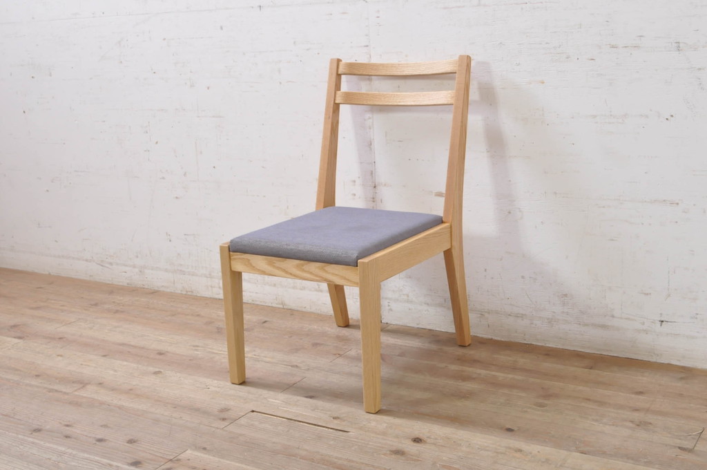 中古　短期展示品　美品　ヤクモ家具製作所　オーク材　シンプルチェア(SC40RO)　 クッションタイプ　ナチュラルな風合いが優しい印象のチェア3脚セット(ダイニングチェア、椅子、イス、バラ売り可能)(定価3脚で約10万5千円)(R-069799)